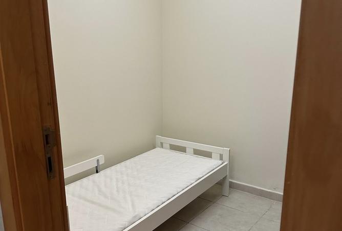 989396 - Property Image 2