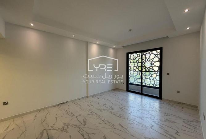 945659 - Property Image 2