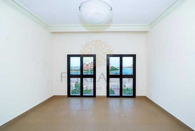 989608 - Property Image 3