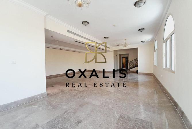 942090 - Property Image 2