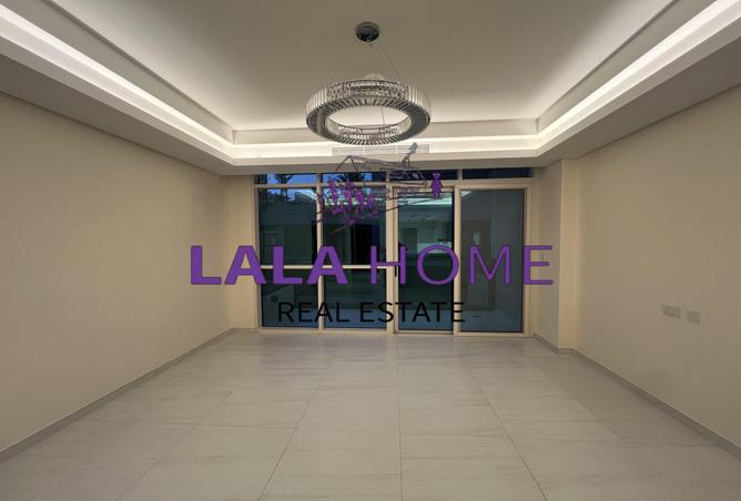 1000915 - Property Image 2