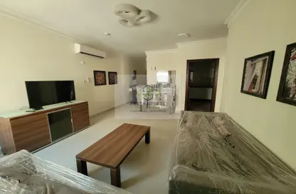 Apartment - 2 Bedrooms - 2 Bathrooms for rent in Umm Ghwailina Comm - Umm Ghuwalina - Umm Ghuwailina - Doha