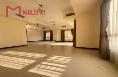 مجمع سكني - 4 غرف نوم - 5 حمامات للايجار في الوعب - الدوحة