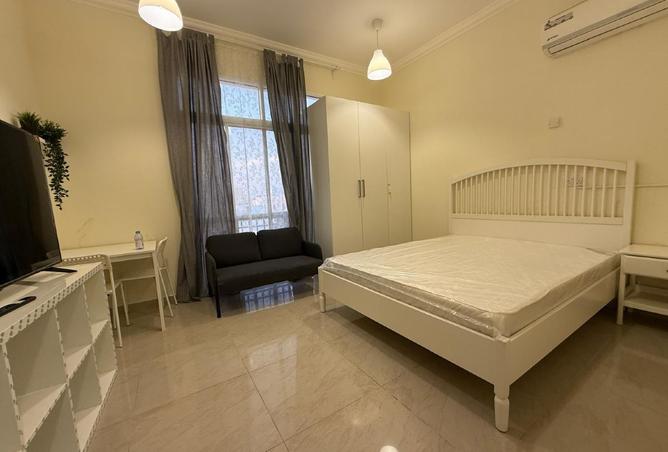 985742 - Property Image 2