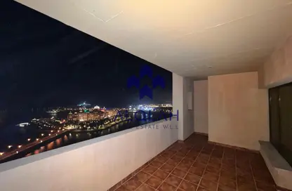 شقة - 2 غرف نوم - 3 حمامات للايجار في طريق بورتو الغربي - بورتو أرابيا - جزيرة اللؤلؤة - الدوحة