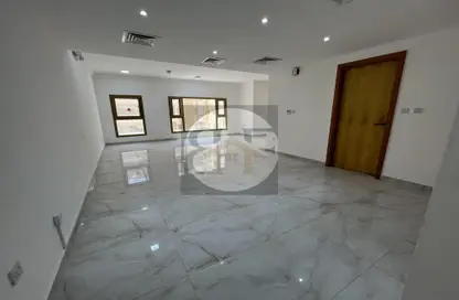 Apartment - 3 Bedrooms - 3 Bathrooms for rent in Al Mansoura - Al Mansoura - Doha