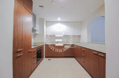 Apartment - 1 Bedroom - 2 Bathrooms for rent in Porto Arabia - The Pearl Island - Doha