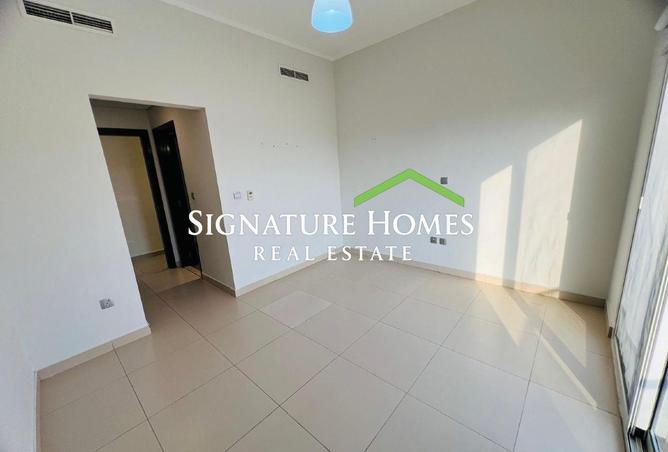 985322 - Property Image 2