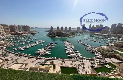 (بنتهاوس  (روف - 3 غرف نوم - 4 حمامات للايجار في طريق بورتو الغربي - بورتو أرابيا - جزيرة اللؤلؤة - الدوحة