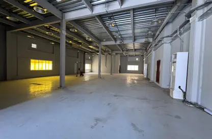 Warehouse - Studio - 6 Bathrooms for rent in East Industrial Street - Birkat Al Awamer - Al Wakra