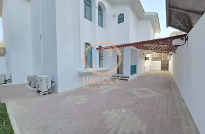 Villa - 4 Bedrooms - 5 Bathrooms for rent in Al Sadd Road - Al Sadd - Doha