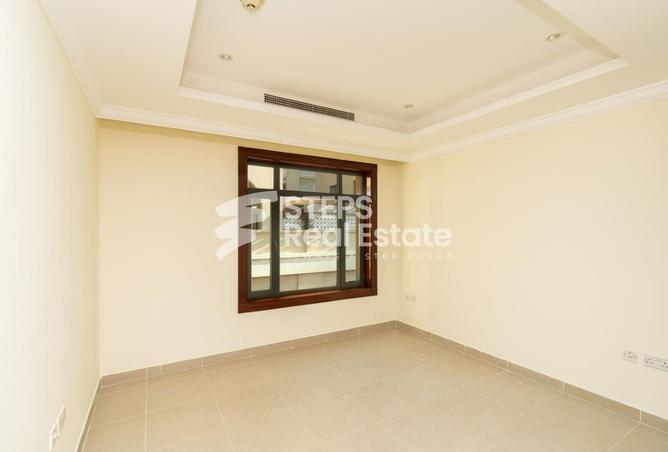 963193 - Property Image 2
