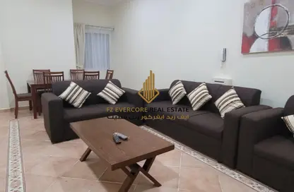 شقة - 2 غرف نوم - 2 حمامات للايجار في 28 بن عمران - فريج بن عمران - الدوحة