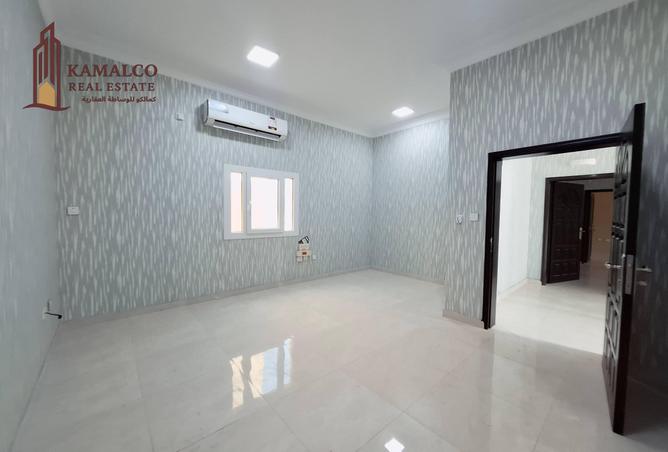 953989 - Property Image 2