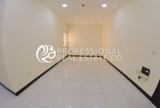953416 - Property Image 3