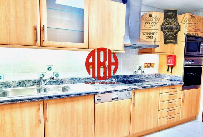 989120 - Property Image 2