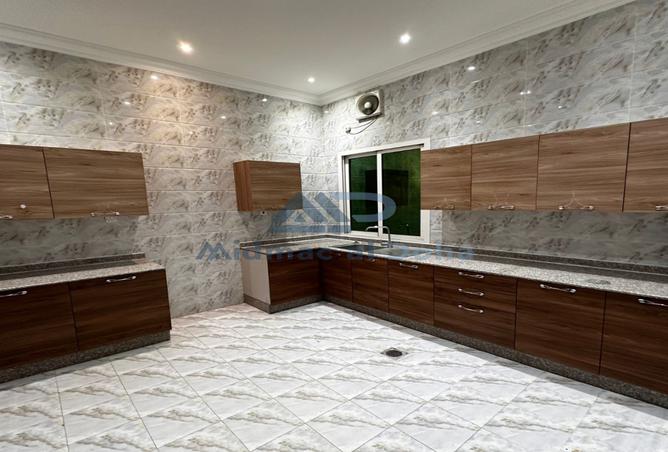 941588 - Property Image 2