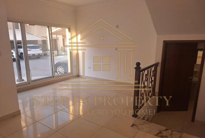 954649 - Property Image 2