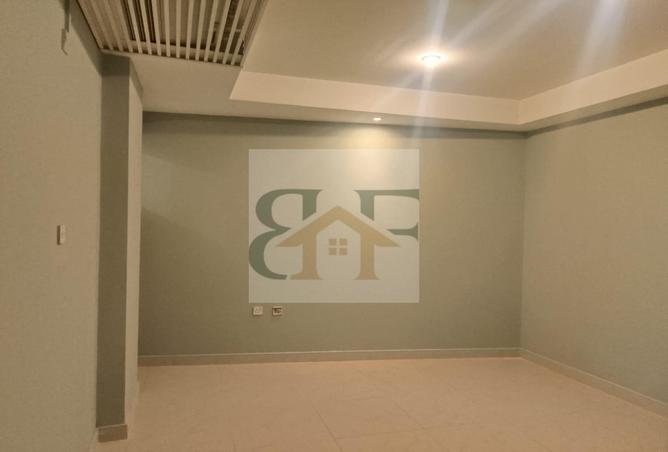 983630 - Property Image 2