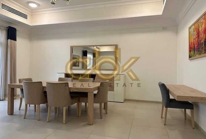956777 - Property Image 2