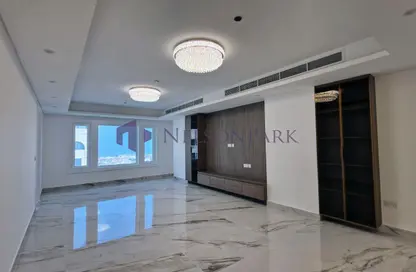 Apartment - 2 Bedrooms - 3 Bathrooms for sale in East Porto Drive - Porto Arabia - The Pearl Island - Doha