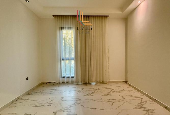 942593 - Property Image 3