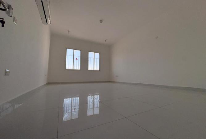 942108 - Property Main Image