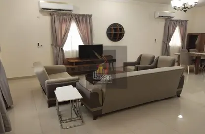 Compound - 4 Bedrooms - 5 Bathrooms for rent in Bu Hamour Street - Abu Hamour - Doha