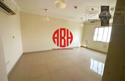 Apartment - 2 Bedrooms - 2 Bathrooms for rent in Tariq Street - Fereej Bin Omran - Doha