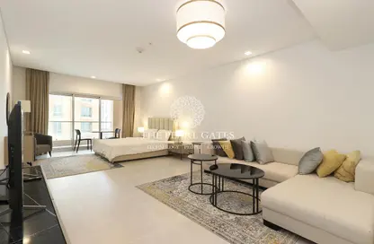 Living Room image for: Apartment - 1 Bathroom for rent in Al Mutahidah Tower - Viva Bahriyah - The Pearl Island - Doha, Image 1