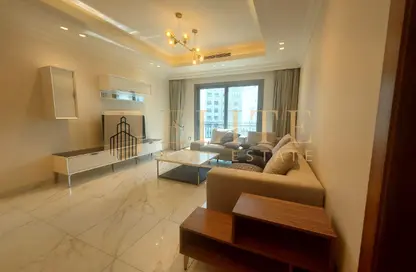 Apartment - 2 Bedrooms - 2 Bathrooms for sale in Bahri Villas - The Villas - The Pearl Island - Doha