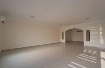 Villa - 3 Bedrooms - 4 Bathrooms for rent in Al Sadd Road - Al Sadd - Doha