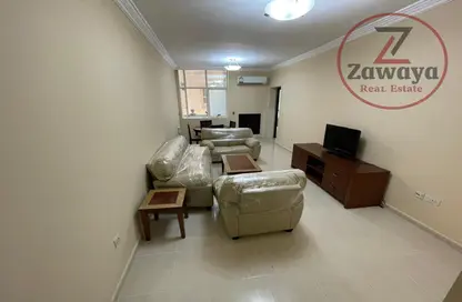 Living Room image for: Apartment - 1 Bedroom - 2 Bathrooms for rent in Anas Street - Fereej Bin Mahmoud North - Fereej Bin Mahmoud - Doha, Image 1