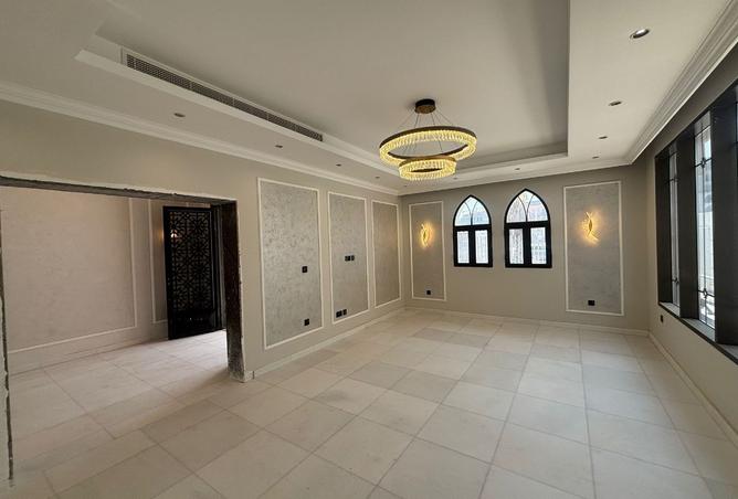 933698 - Property Image 3