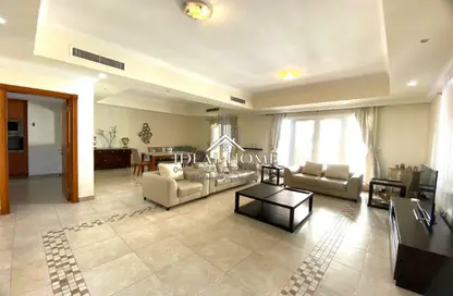 Apartment - 2 Bedrooms - 3 Bathrooms for rent in West Porto Drive - Porto Arabia - The Pearl Island - Doha