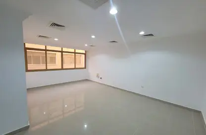 Apartment - 2 Bedrooms - 3 Bathrooms for rent in Al Sadd Road - Al Sadd - Doha