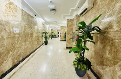 شقة - 2 غرف نوم - 2 حمامات للايجار في فريج بن محمود الشمالي - فريج بن محمود - الدوحة