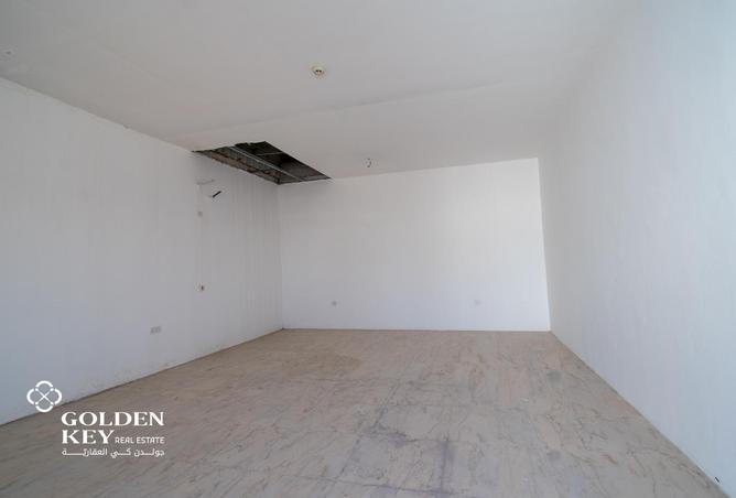 856568 - Property Image 3
