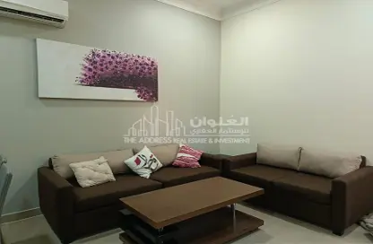 صورة لـ غرفة المعيشة شقة - غرفة نوم - 1 حمام للايجار في Al Sakhama - الدوحة ، صورة رقم 1