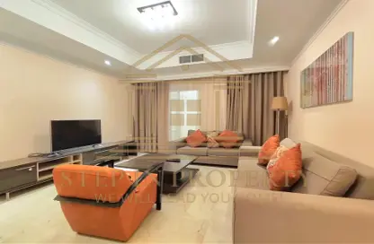 Apartment - 2 Bedrooms - 2 Bathrooms for rent in Anas Street - Fereej Bin Mahmoud North - Fereej Bin Mahmoud - Doha