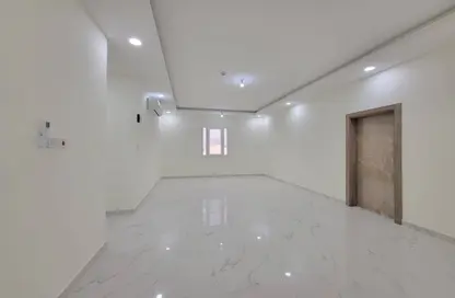 Apartment - 3 Bedrooms - 3 Bathrooms for rent in Fereej Kulaib - Doha