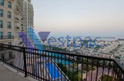 Apartment - 2 Bedrooms - 3 Bathrooms for rent in Floresta Gardens - Floresta Gardens - The Pearl Island - Doha