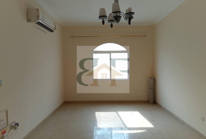 982598 - Property Main Image