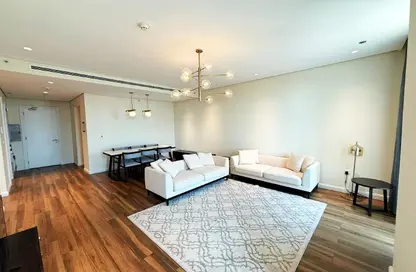 Apartment - 3 Bedrooms - 5 Bathrooms for rent in Floresta Gardens - Floresta Gardens - The Pearl Island - Doha