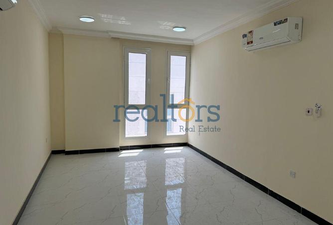 988256 - Property Image 2