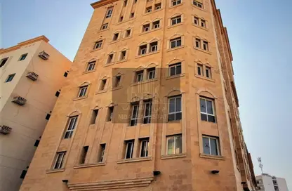 شقة - 2 غرف نوم - 3 حمامات للايجار في أم غويلينا - الدوحة