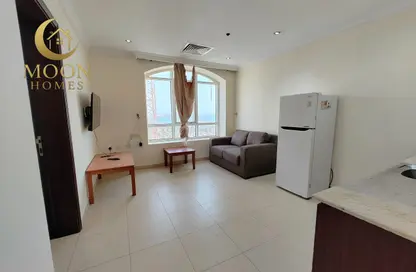 Apartment - 1 Bedroom - 1 Bathroom for rent in Umm Ghuwailina 4 - Umm Ghuwailina - Doha