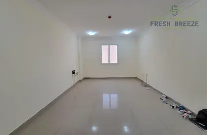 Apartment - 2 Bedrooms - 2 Bathrooms for rent in Umm Ghuwailina - Doha