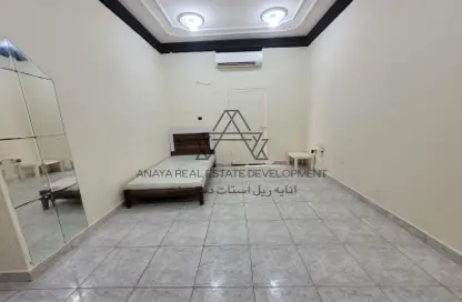 Villa - Studio - 1 Bathroom for rent in Al Dafna - Al Dafna - Doha