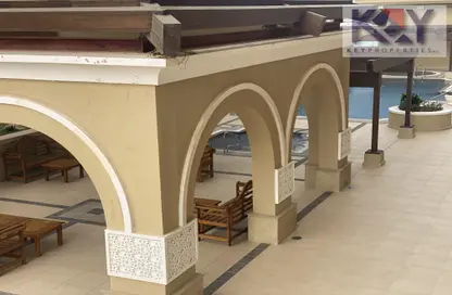 Apartment - 2 Bedrooms - 3 Bathrooms for rent in Tower 16 - Porto Arabia - The Pearl Island - Doha